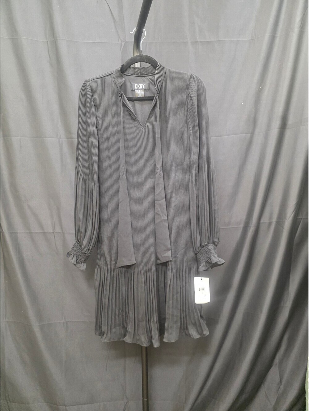 DKNY Women’s Long Sleeve Tie Neck Pleated Dress Black Size 4